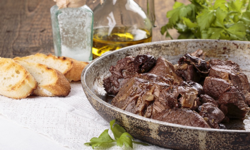 cinghiale in umido