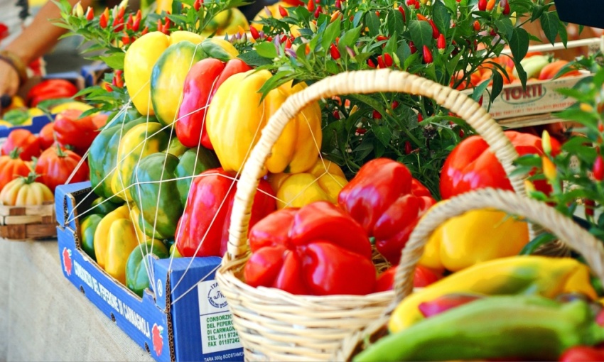 peperoni al mercato di Carmagnola