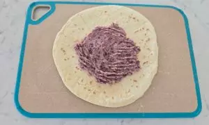 fagioli schiacciati sulla tortilla